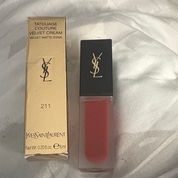 Yves Saint Laurent Tatouage Couture in red - Picture 4 of 5